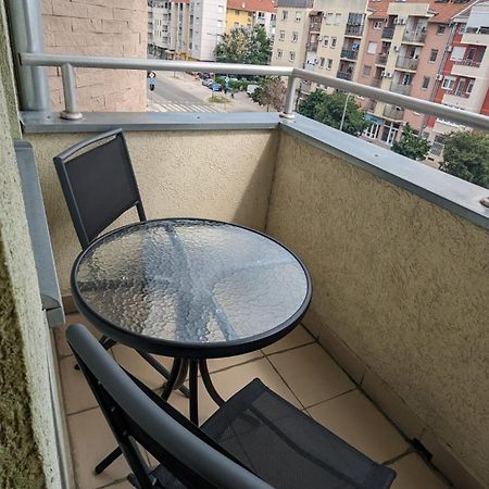 Poesia Apartment Novi Sad Bagian luar foto