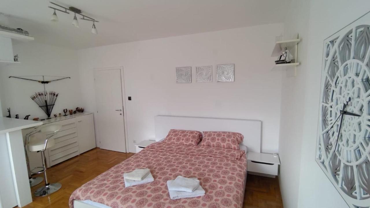 Poesia Apartment Novi Sad Bagian luar foto