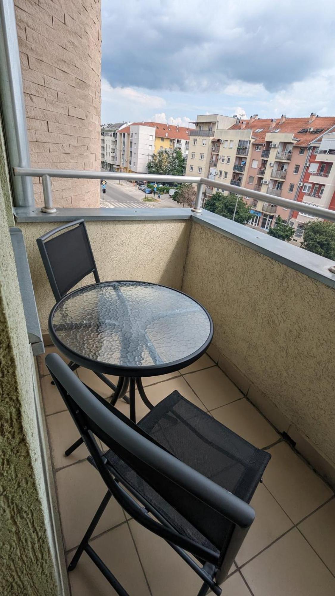 Poesia Apartment Novi Sad Bagian luar foto